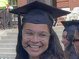 This bright brilliant amazing woman graduated from College today. Congrats  sweet Zoe Zoe. We are so so proud of you and love you so much!!! 😭🎓🙌🏾❤️