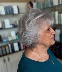 Look at this beautiful hair, done by Amanda!!🩶 • • • • #newhaircut  #avedastylist #avedacolor #avedasalon #hairstylistlife #shorthairinspo  #newpost #salondays