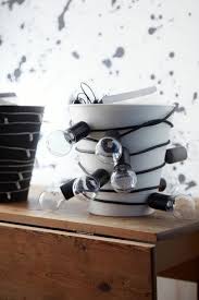 Ikea Deutschland So Verstaust Du Deine Weihnachtsdeko Die Weihnachtsdeko Wieder In Kisten Zu Verbannen Kann Erstaunlich Lange Dau Kisten Ikea Weihnachtsdeko