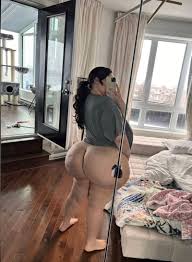 Miasaaoud plays with her pinky pajamas showing off her curvy body on Titstok