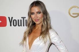 Sean lowe defends bachelor creator after kaitlyn bristowe claims she was. Kaitlyn Bristowe Bio Wiki Age Family The Bachelor Dancing With The Stars And Net Worth