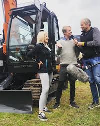 Kompetansebevis på m2 (gravemaskin), m4 (hjullaster) og m6 (dumper). Petter Pilgaard Konkurrera Mot Dyrsku N Arrangement As Facebook