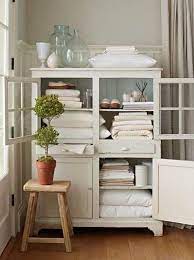 Mobile Vecchio Stile Da Bagno Idea Di Decorazione Arredamento Armadio Per Biancheria