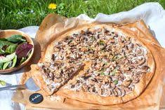 Tarte Fine Aux Champignons Noix Et Creme A L Estragon Par Foodette Recette Tarte Fine Recette Tarte Recette A Base De Yaourt