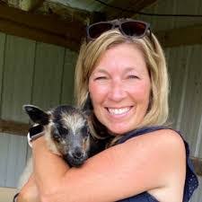 Jennifer Farthing's Instagram, Twitter & Facebook