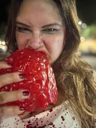 Tessa Plummer's Instagram, Twitter & Facebook