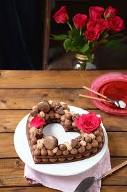 La St Valentin Gateau Chiffre Coeur Chocolat Carambars Fashion Cooking Gateaux Aux Numeros Gateaux Et Desserts Chocolat