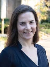 Kim Worthington's Instagram, Twitter & Facebook