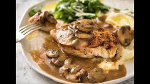 Sos cili 2 sudu besar dan perasa (tak perlu garam kerana 2.tumis bawang putih dan halia yang dikisar bersama hingga wangi kemudian masukkan sos tiram. Chicken With Mushroom Gravy Recipetin Eats