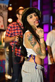 Cazzu—aka singer, rapper and songwriter julieta cazzucheli—has been hailed as the queen of argentine trap since the release of her acclaimed 2019. Foto A Foto Los Tatuajes De Cazzu En Los Ensayos De Premios Juventud Estaciones De Radio Musica Univision