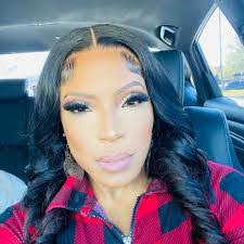 Lora Bryson's Instagram, Twitter & Facebook