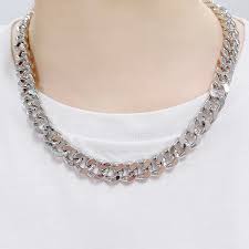 Collier avec chaînes