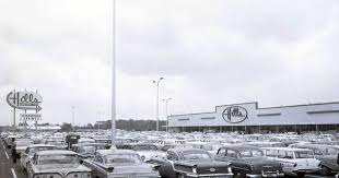 On August 14 1963 The Hills Department Store Opened In Sandusky Ohio In The Perkins Plaza Alden Wintersteller Sandusky Department Store Local Photographers