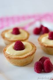 Tartelettes Aux Amandes Gelee De Framboises Et Creme Patissiere Ultra Vanillee Concours Inside Food For Love Mini Tarte Patissiere Gelee De Framboise