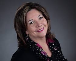 Donna Loewen's Instagram, Twitter & Facebook