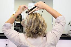 Il caschetto mosso con onde piatte, è senza dubbio il taglio di capelli del momento. Beach Waves Con Piastra Bellaffair It Blog