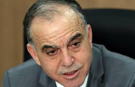 الكل عم يشتم ويتهم الكل.فينا نعرف وين القضاء?فينا نعرف وين راحوا  اموالنا?فينا نعرف مين فجر وقتل اهالينا بالمرفأ?فينا نعرف شو عم يصير  بالمحتكرين والمواد المضبوطه?فينا نعرف ليه ما في حكومة والشي المانع?وين