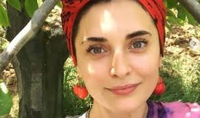 Gerçek ismi aslıhan gürbüz olan, genç ve başarılı oyuncu daha önce de pek çok dizide rol aldı. Aslihan Gurbuz Kimdir Guncel Aslihan Gurbuz Haberleri