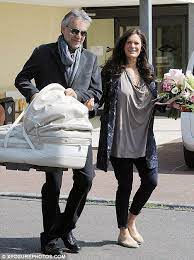 (march 21, 2012) gave birth to her 1st child, a daughter virginia bocelli, with her boyfriend (now husband) andrea bocelli. Pin On Favorite Singer Beautiful Voice