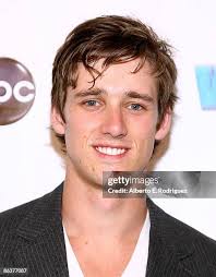 Contestant Tamara Pickering arrives at the season 2 premiere of ABC... News  Photo