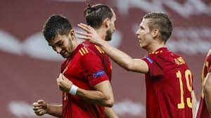 Spain have had a whopping 83.6 percent of the ball in the first half and kosovo have barely been out of their half in the first 45. 0oidco5qrfbnpm