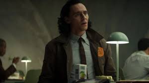 Basada en el personaje de marvel comics del mismo nombre. Loki Is A Cosmic Mistake In New Disney Trailers