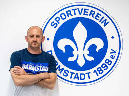 Go on our website and discover everything about your team Darmstadt 98 Holt Trainer Torsten Lieberknecht Fussball