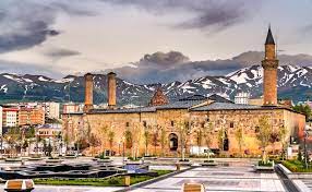 Eğitim haberleri, erzurum'a ve eğitime dair en güncel tanıtım sitesi , erzurumsayfası ve eğitim haber. Die Grosse Moschee In Erzurum Turkei Stockbild Bild Von Gebaude Architektur 169199463