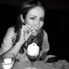 Liza Lane (@LizaLaneTweets)