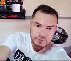 Q.E.P.D. Jorge Lezcano y brille para él la luz perpetua. Excelente persona,  y un profesional en el área de comunicación y periodismo de la comunidad.  Cristiana resignación para su familia y amigos.