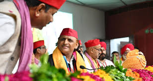 Akhilesh Yadav visits KGMU ahead of ...