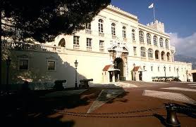 Jun 28, 2021 · cei doi au avut cununia civilă pe 1 iulie 2011, organizată la palatul princiar din monte carlo, urmată de cea religioasă, pe 2 iulie, oficiată la capela din cadrul aceluiaşi palat. ScurtÄ Descriere Monaco Principatul Monaco Stat Pitic