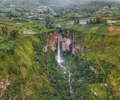 Air Terjun Sipisopiso