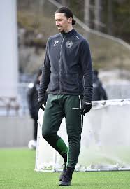 Swedish football icon zlatan ibrahimovic has been honored with a bronze statue which he unveiled himself in his hometown of malmo, sweden. Ibrahimovic Trains In An Unreleased Puma Prototype Boot Soccerbible