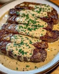 Juicy Steak with Creamy Garlic Sauce Ingredients: