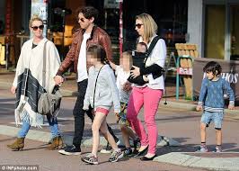 Alors qu'elsa, parisienne, n'arrive pas à oublier son ex, sa meilleure. One Big Happy Family Asher Keddie Holds Her Baby Boy Valentino Close As She And Husband Vincent Fantauzzo Enjoy A Day Out With His Son Asher Baby Boy Husband