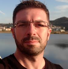 What are good hikes within an hour drive of Sarande?