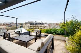 J'ai déjà eu un projet de l'architecte de ma résidence, approuvé par la copropriété. Immobilier A Paris 4 Terrasses Pour Ce Penthouse En Duplex Dans Le Viiie