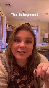 Amy Kasza's Instagram, Twitter & Facebook