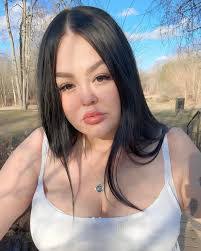 Beverly Bustamante's Instagram, Twitter & Facebook