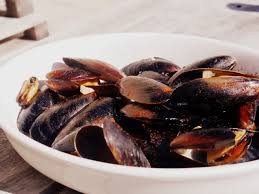 Los mejillones prefieren el agua fresca y limpia, con un contenido mineral elevado, pues requieren de carbonato de calcio para mantener sus cáscaras. Como Cocinar Mejillones La Forma Mas Sencilla Pagina 5068 Paulina Cocina