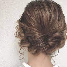 たくさん汗をかいたり プールや海で濡れても 崩れにくいアレンジが知りたい という人は少なくないのではないでしょうか 今回はそんな悩みが解消されて 簡単でおしゃれなヘアアレンジ術についてご紹介いたします 浴衣 ヘアアレンジ ロング 簡単 ヘアアレンジ