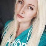 Molly Ellinger's Instagram, Twitter & Facebook