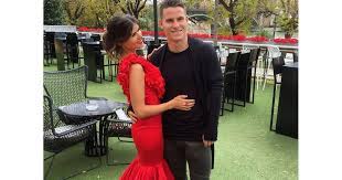 Plus que jamais heureux avec sa femme axelle et leurs deux enfants (photos) kevin gameiro 2 photos 2 articles. Kevin Gameiro Zoom Sur Sa Femme Lina Aussi Jolie Que Discrete Purebreak