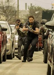 new den of thieves trailer released gerard butler movies actors