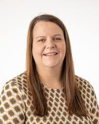 Martha Howard's Instagram, Twitter & Facebook