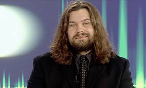 Radu almasan este solistul trupei bosquito, cunoscut in sua, acolo unde a locuit cativa ani, si ca o prezenta discreta in peisajul monden din romania, radu almasan declara ca piata muzicala din. Izv88svvofd Dm