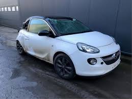 Opel Adam 1.2 16V Sloopvoertuig (2015, Metallic, Wit, Zwart)