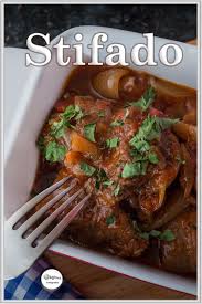 Rezept Fur Stifado Griechisches Rindfleisch Mit Zwiebeln Rindfleisch Mit Zwiebeln Rezepte Rindfleisch