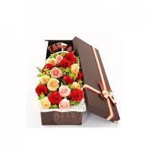 14 Rose Box In 2020 Romantic Flowers Flower Delivery Online Flower Shop